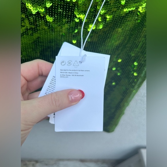 NWT & Other Stories Mini Sequin Skirt in Green - Picture 7 of 8